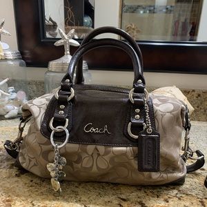 COACH Leather Oxblood and Optic Jaquard handbag Satchel No. L1049-F15443